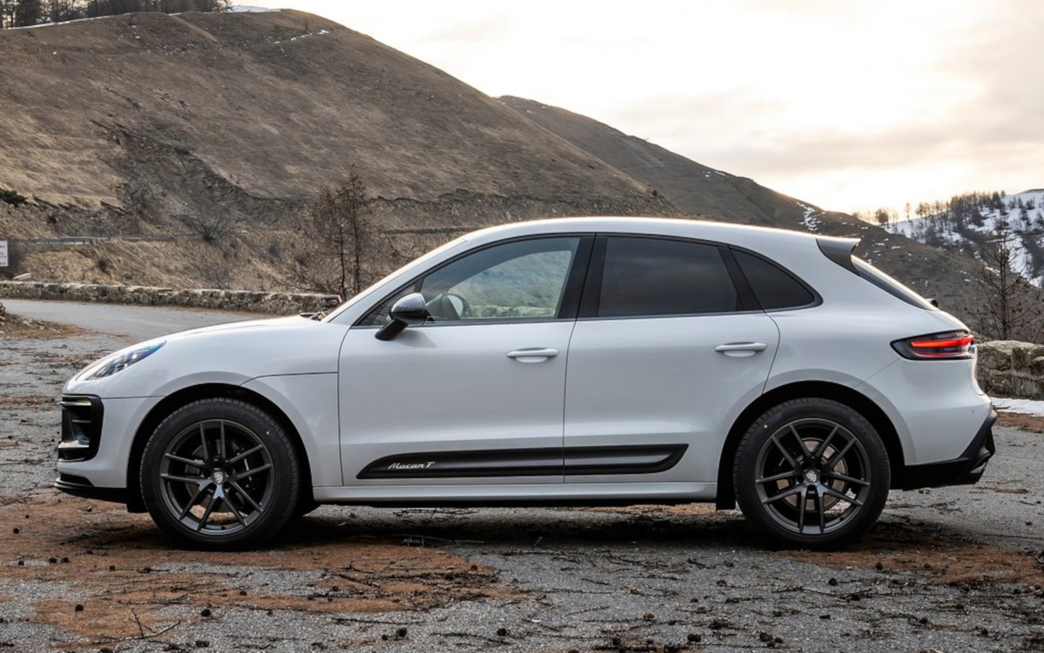 Porsche Macan T 2024 SUV Drive